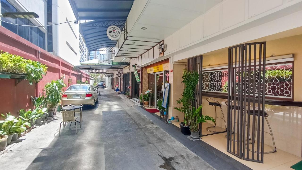 Usman Halal Home Bangkok Exterior photo